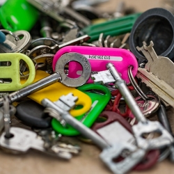 Things To Consider While Opting For Custom Rubber Keychains